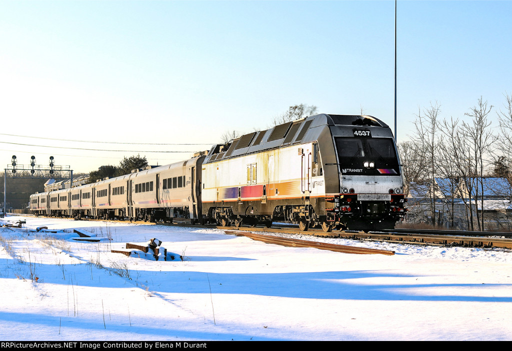 NJT 4537 on train 1105